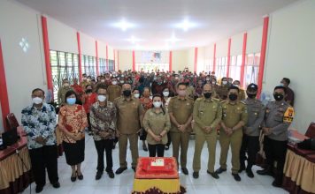 Tingkatkan Mutu Pendidikan, Bupati Landak Beri Pembinaan Kepala Sekolah