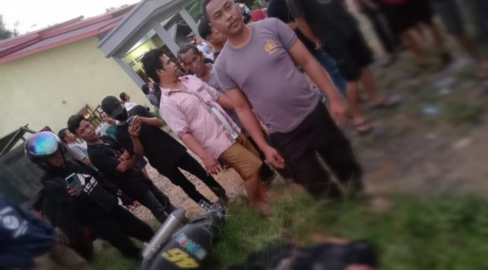 Tabrak Mobil, Pengendara Sepeda Motor Terkapar Tak Sadarkan Diri