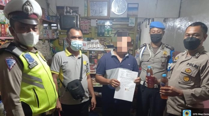 Petugas Temukan Warung Jual Miras di Menyuke Saat Gelar Operasi Pekat Kapuas 2022