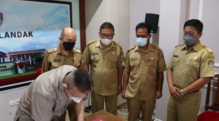 Pemkab Tandatangani MOU Dengan PT MGP Beli Peralatan Penyedia Oksigen Untuk RSUD Landak