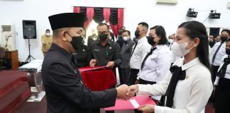 478 CPNS dan PPPK Tahap 1 dan Tahap II Tahun 2019 dan Tahun 2020 Dilingkungan Pemkab Landak Diambil Sumpah Janji