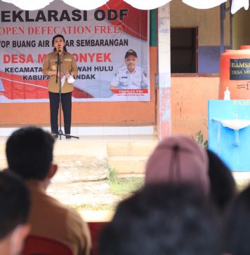Desa Mentonyek Deklarasi Stop BAB Sembarangan, Bupati Karolin : Ini Sangat Penting Untuk Masyarakat