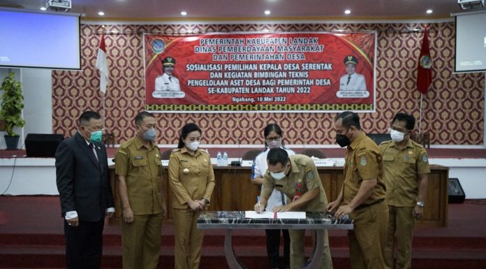 Sosialisasi Pilkades Serentak, Bupati Landak Minta Kepala Desa Memahami Tahapan Pemilihan