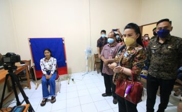 Bupati Karolin Minta Jaminan Ketersediaan Blangko e-KTP Kepada Pemerintah Pusat