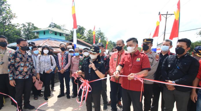 Bupati Karolin Resmikan Jembatan Sepatah, Penghubung 2 Kecamatan
