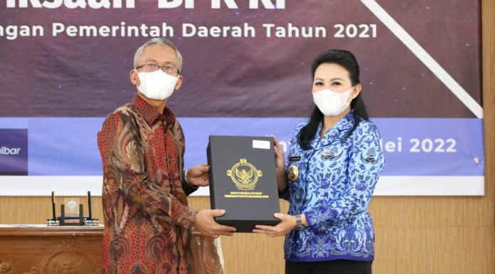5 Tahun Pimpin Landak, Bupati Karolin Selalu Terima Opini WTP