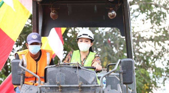 Bupati Landak Launching Jalan, Tingkatkan Kesejahteraan Masyarakat