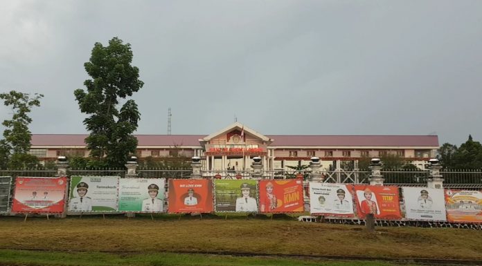 Ratusan Karangan Bunga Hiasi Kantor Bupati Landak, Jelang Masa Purna Tugas Bupati dan Wakil Bupati
