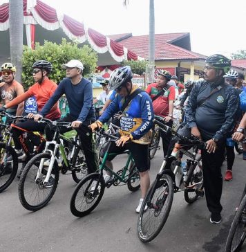 200 Pesepeda Meriahkan Fun Bike Dalam Rangkaian HUT Bhayangkara ke 76 di Ketapang