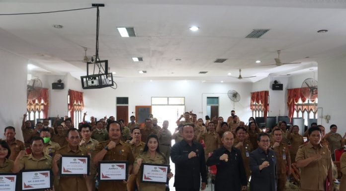 52 Kepala SD dan SMP di Kabupaten Landak Terima Surat Keputusan Mutasi, Pembebasan Tugas dan Pengangkatan
