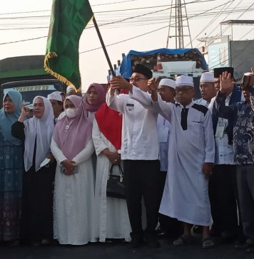 120 Jemaah Calon Haji Asal Labuhanbatu Selatan Diberangkatkan