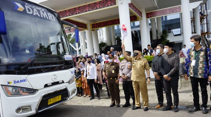 25 Jemaah Calon Haji Kabupaten Landak Diberangkatkan