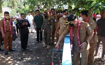 Resmikan Pamsimas di Desa Ambarang, Pj Bupati Landak Samuel Minta Warga Jaga dan Rawat Dengan Baik