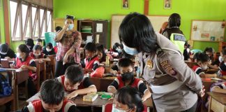 Semarak HUT Bhayangkara ke 76, Polres Bengkayang Gelar Lomba Mewarnai Bagi Anak Sekolah Dasar