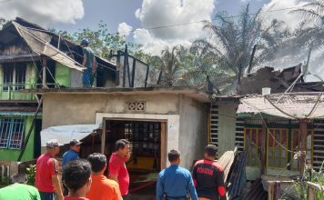 Kebakaran Hanguskan Tiga Unit Rumah Warga di Sungai Batu