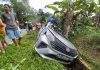 Hindari Lubang Dua Mobil Terlibat Tabrakan di Sengah Temila