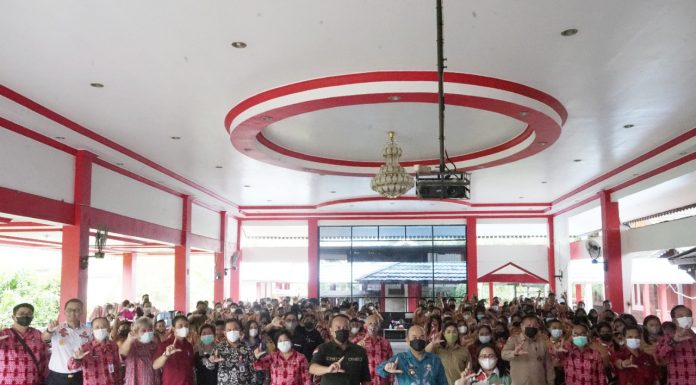 Dihadapan Pelajar, Pj Bupati Landak Ajak Bangkitkan Kembali Budaya Gemar Menabung