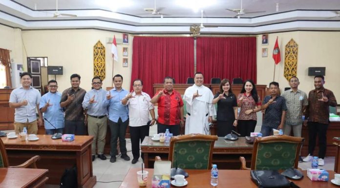 DPRD Landak Minta Universitas Katolik Santo Agustinus Hippo Buka Program Studi S1 Keperawatan dan Kebidanan
