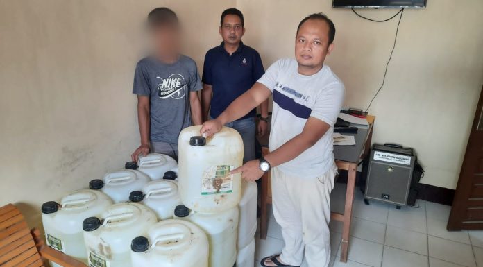 Nekat Curi Racun Rumput Milik Perusahaan, Pelaku Diciduk Polisi