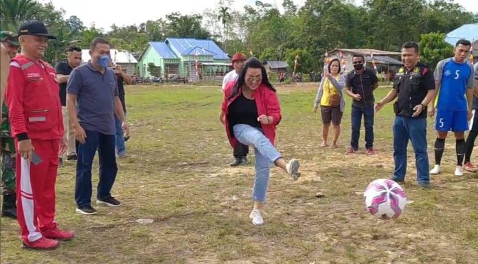 Karolin Ajak Masyarakat Menghargai Kemerdekaan