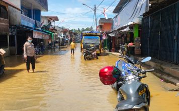 Jalan Pasar Darit Mulai Digenangi Banjir