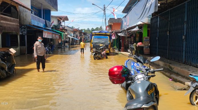 Jalan Pasar Darit Mulai Digenangi Banjir