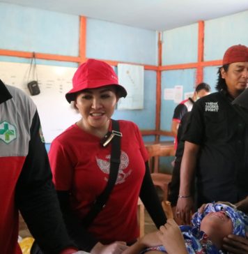 Karolin Laksanakan Baksos Sunatan Massal dan Vaksinasi Booster
