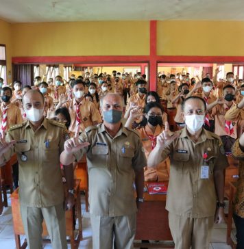 Pelajar SMA Negeri 2 Sengah Temila Dibekali Pendidikan Politik Bagi Pemilih Pemula