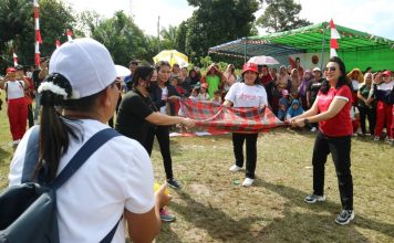 Karolin Ikuti Lomba Lempar Bola Air, Semarak 77 Tahun Kemardekaan Indonesia