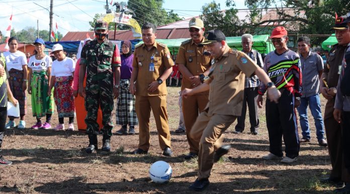 Pj Bupati Landak Samuel Buka Kegiatan Lomba Meriahkan HUT Republik Indonesia ke-77 Yang Digelar Desa Hilir Kantor