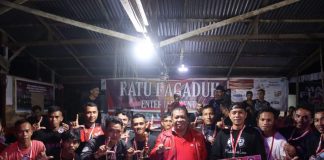 Heri Saman Serahkan Hadiah Pemenang Turnamen Pahuman Cup 2022