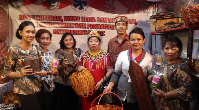 Landak Ikut Pamerkan Produk UMKM Pada Acara Pameran Pelaku Usaha di Pontianak
