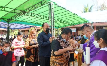 SMP Negeri 01 Sengah Temila Gelar Misa Arwah, Doakan Para Korban Meninggal Dalam Insiden Kecelakaan