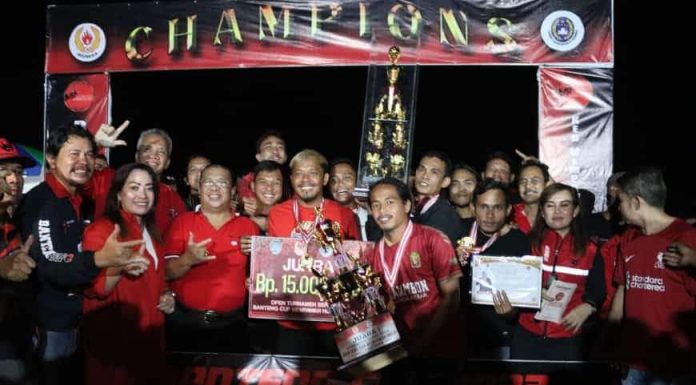 Turnamen Sepak Bola Banteng Cup Mempawah Hulu Sukses Dilaksanakan, Heri Saman Apresiasi Panitia dan Masyarakat