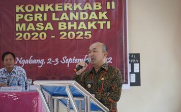 Pj Bupati Landak Buka Konferensi Kerja Kabupaten II PGRI Landak 2022