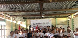 Masyarakat Desa Kumpang Tengah Diberikan Pelatihan Pembuatan Pakan Ternak