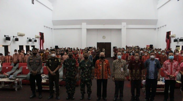 Pj Bupati Landak Buka Sosialisasi Pembumian Nila-Nilai Pancasila dan Wawasan Kebangsaan