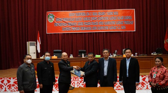 DPRD dan Pemkab Landak Setujui Raperda Perubahan APBD Tahun Anggaran 2022 Diperdakan
