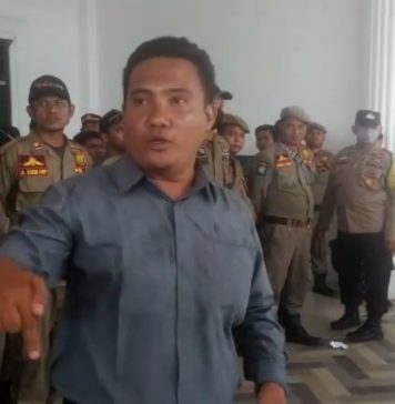 Sejumlah Kuli Bangunan Gelar Aksi Unjuk Rasa di Kantor Bupati dan DPRD Labusel