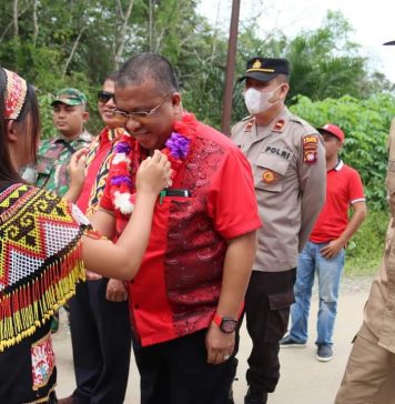 Buka Turnamen Bola Voli di Simpang Pasir, Heri Saman Minta Junjung Tinggi Sportivitas Bertanding