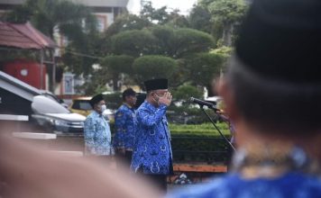 Penanganan Banjir Hingga Penggunaan Batik Daerah Menjadi Fokus Intuksi Sekda Ketapang Saat Pimpin Apel Pagi