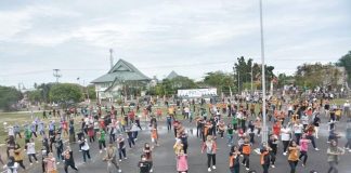 Sekda Ketapang Ikut Senam Pagi dan Pimpin Gotong Royong