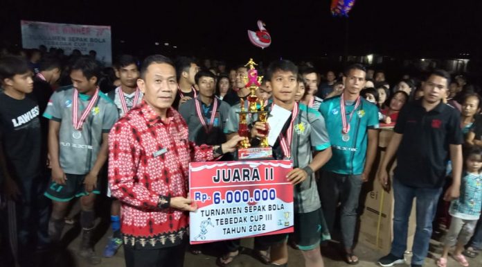 Ayai Nak FC Juarai Turnamen Sepak Bola Tebedak Cup III