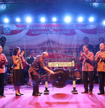 Festival Jonggan Meriahkan Hari Ulang Tahun Pemkab Landak ke 23