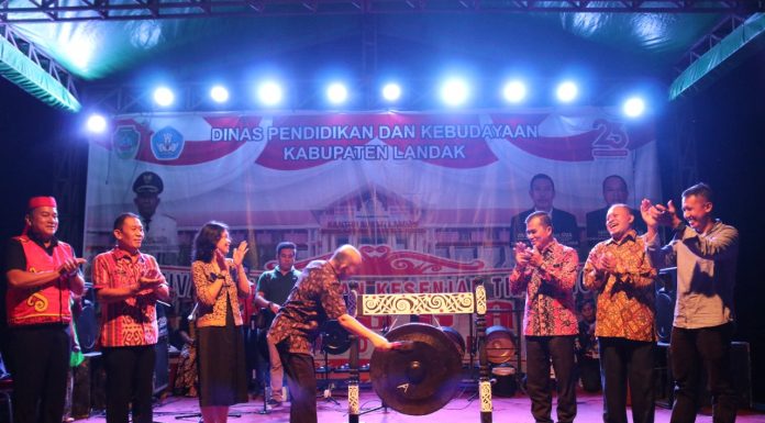 Festival Jonggan Meriahkan Hari Ulang Tahun Pemkab Landak ke 23