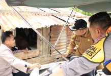 Warga Terdampak Banjir di Melawi Terima Bantuan Sembako dan Pengobatan Gratis