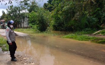 Banjir Genangi Jalan Protokol di Darit Mulai Surut