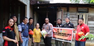 Polres Landak Bagikan 1.500 Paket Sembako Peringatan HUT Devisi Humas Polri ke 71