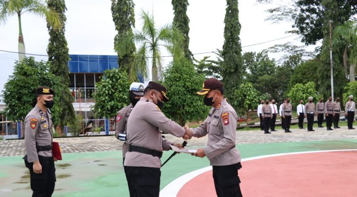 Jelang Purna Tugas, Wakapolres Landak Naik Pangkat dari Kompol ke AKBP