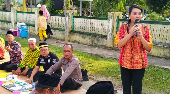 Karolin Dukung Saprahan Keraton Landak Pecahkan Rekor Muri